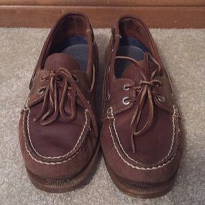 G. H. Bass women’s dark brown boat shoes size 8.5
